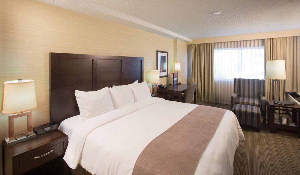 Delta Hotels By Marriott Saskatoon Downtown Exterior photo