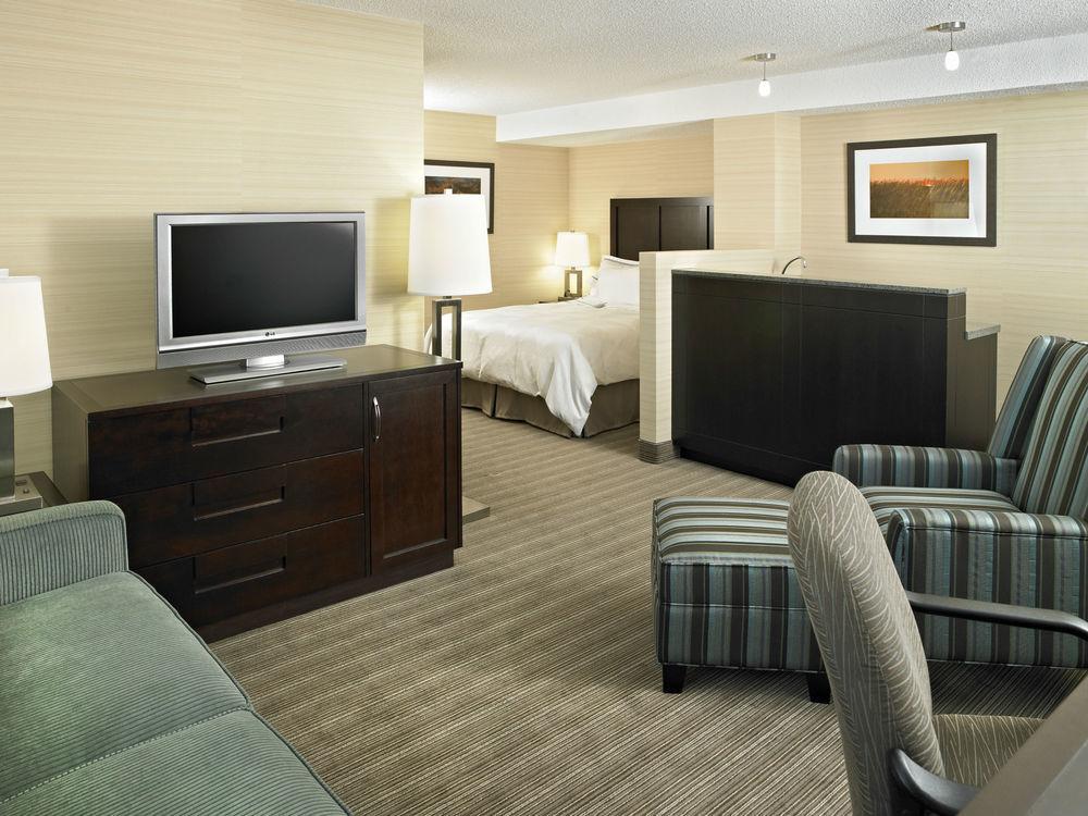 Delta Hotels By Marriott Saskatoon Downtown Exterior photo