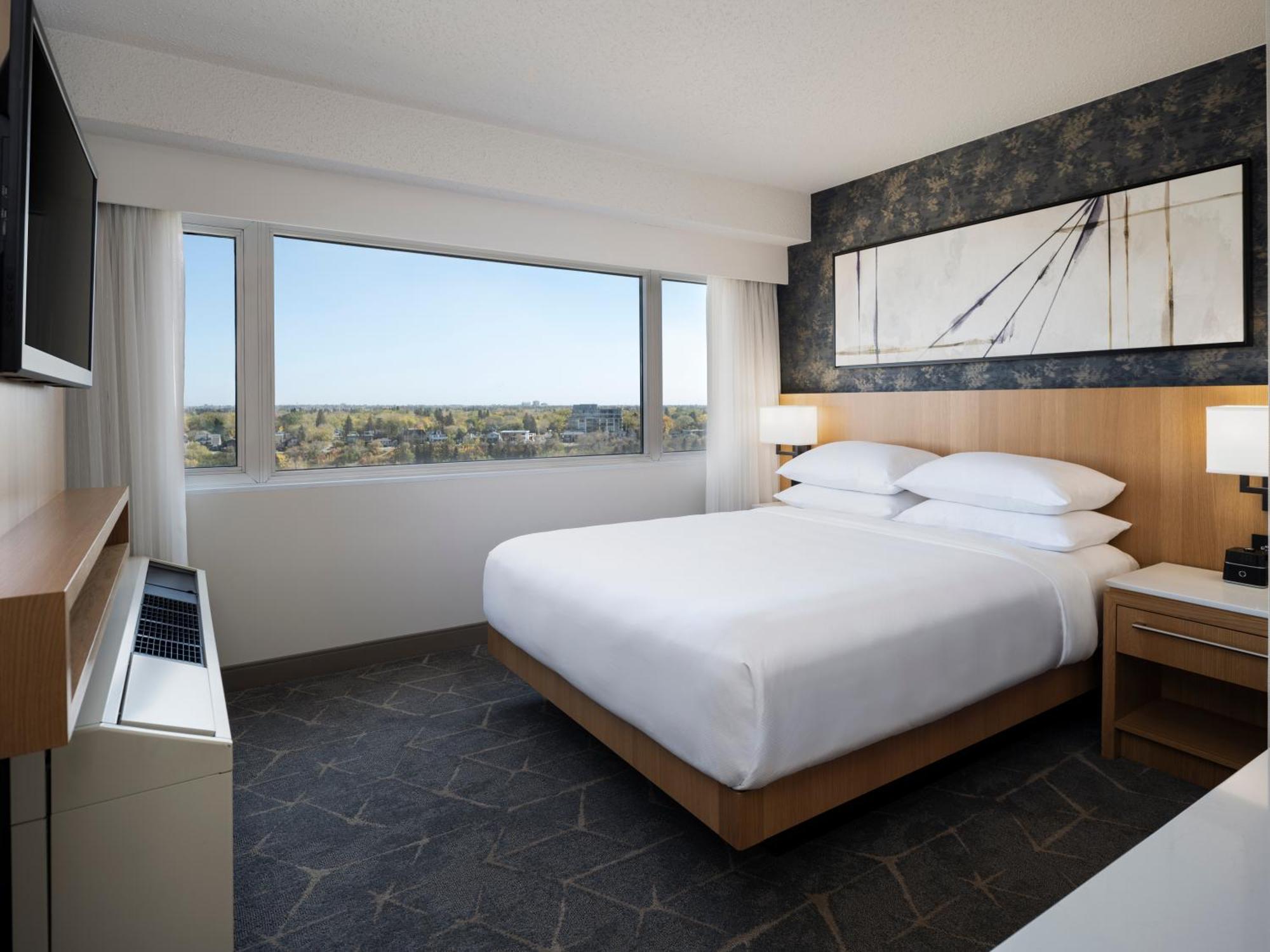 Delta Hotels By Marriott Saskatoon Downtown Exterior photo