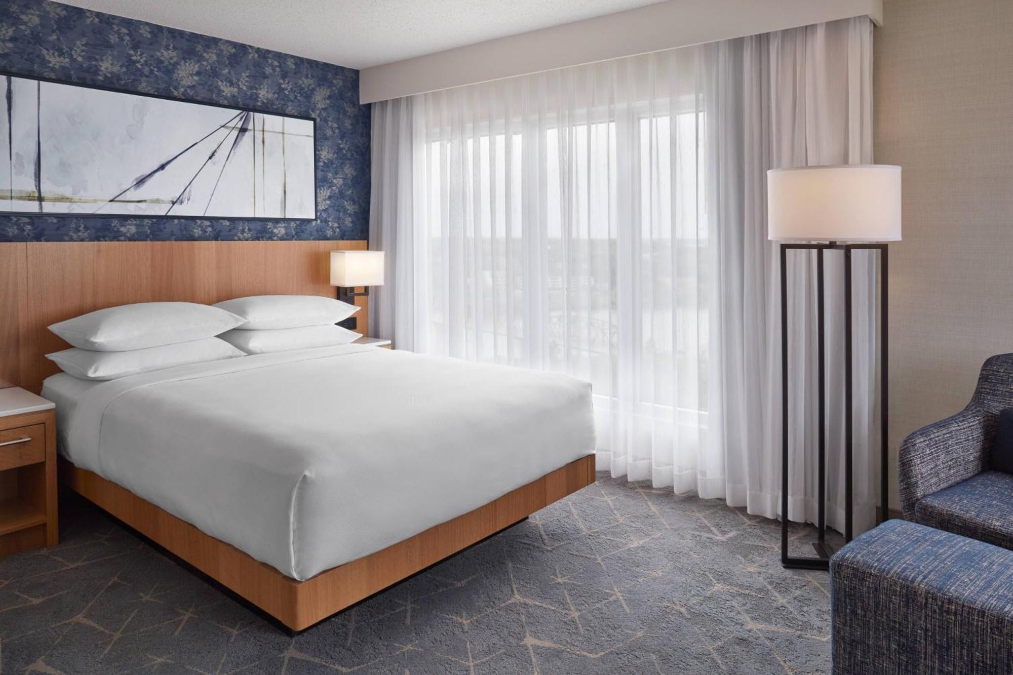 Delta Hotels By Marriott Saskatoon Downtown Exterior photo