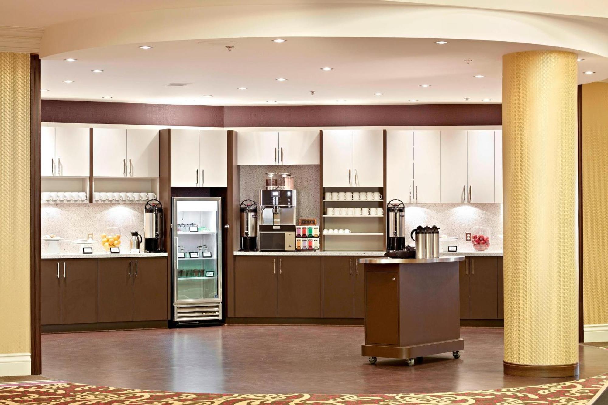 Delta Hotels By Marriott Saskatoon Downtown Exterior photo
