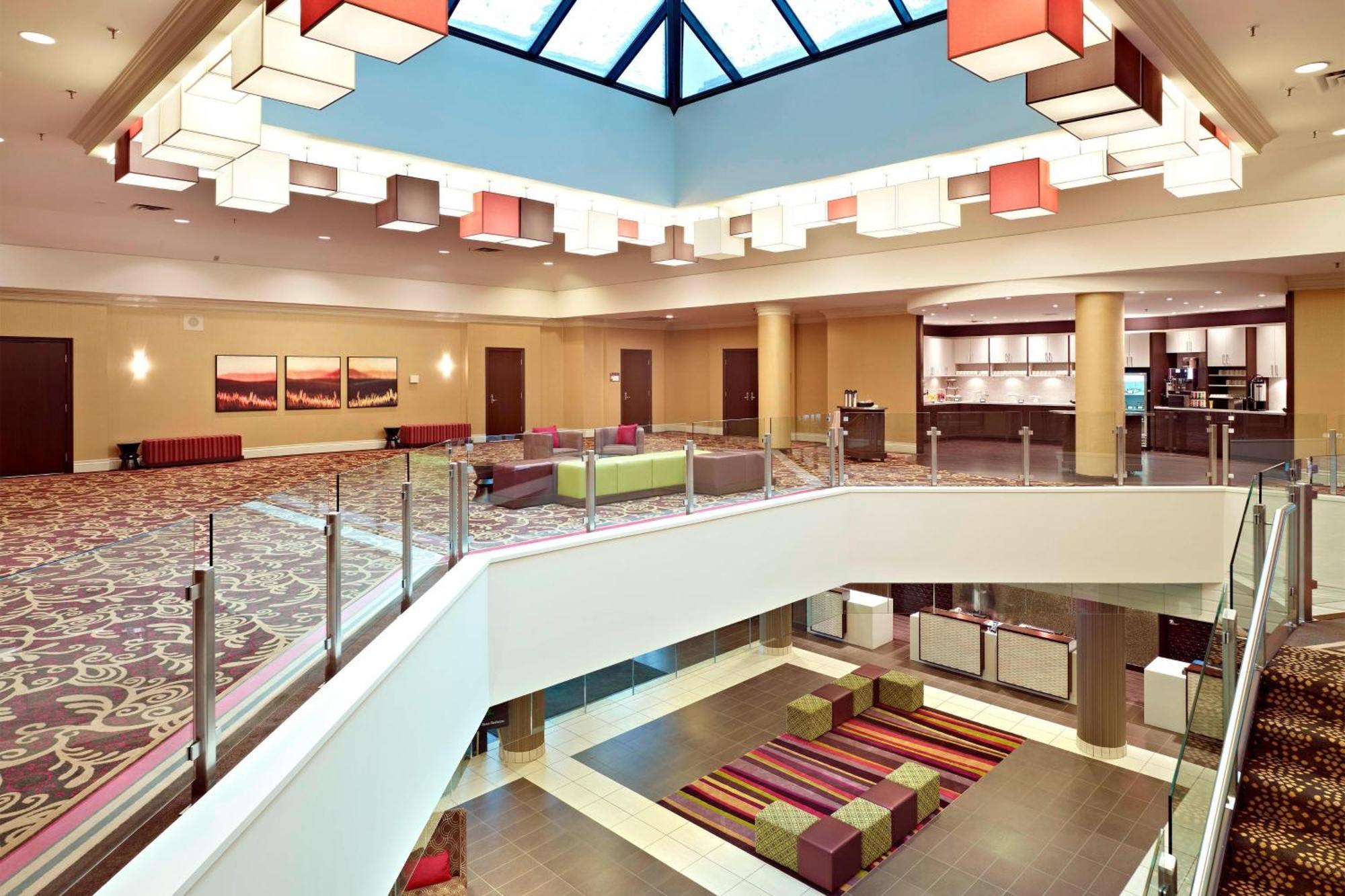Delta Hotels By Marriott Saskatoon Downtown Exterior photo