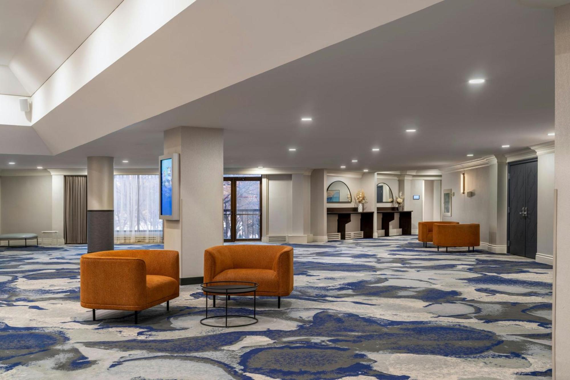 Delta Hotels By Marriott Saskatoon Downtown Exterior photo